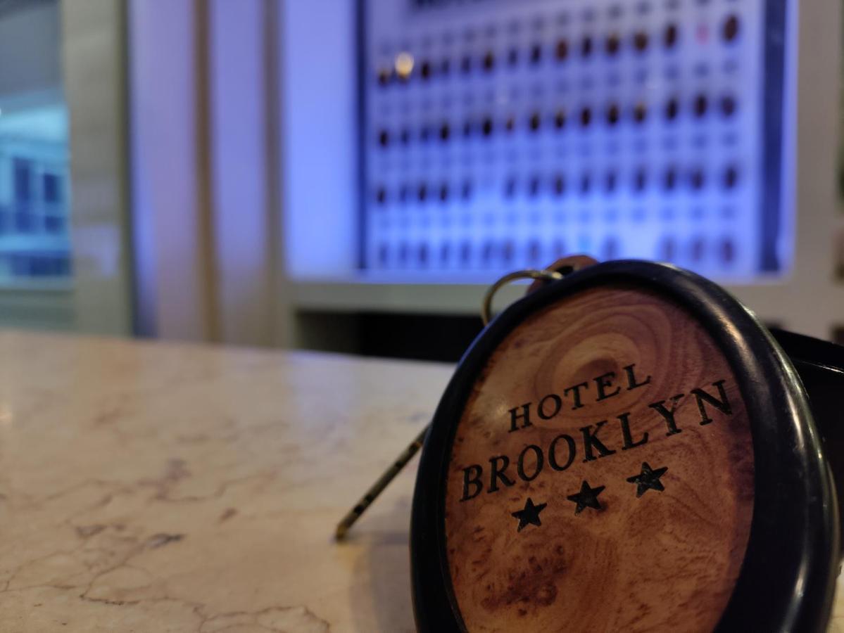 Hotel Brooklyn Римини Экстерьер фото